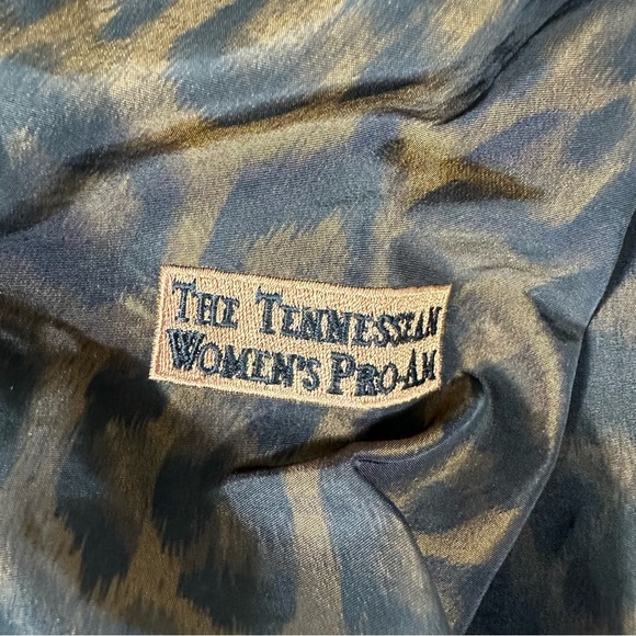 Vintage 1990s Leopard V-neck Sweater by Elements Haley Size Lg - Picture 4 of 5